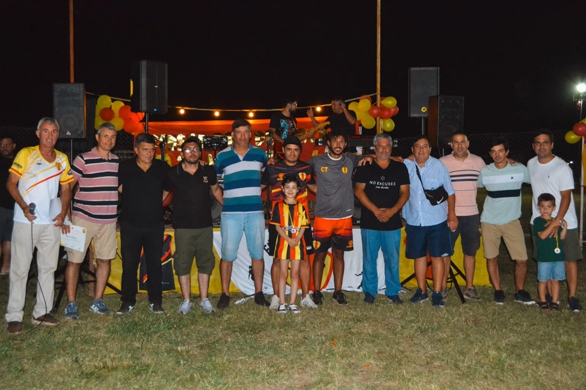 El presidente Juan Abel Soneira y colaboradores