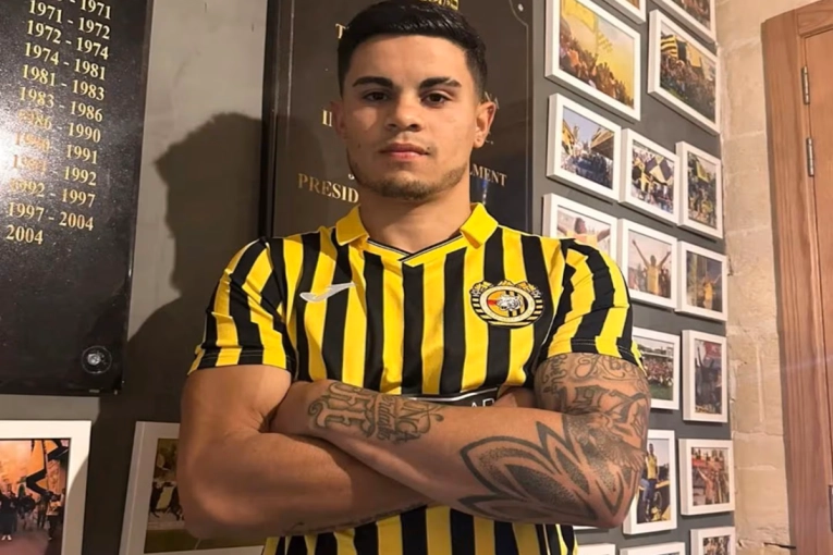 Desde Gualeguaych&uacute; al Mediterr&aacute;neo: el goleador argentino de 2025