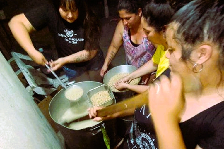 Un 55% m&aacute;s de familias buscan alimento en los comedores barriales de Gualeguaych&uacute;