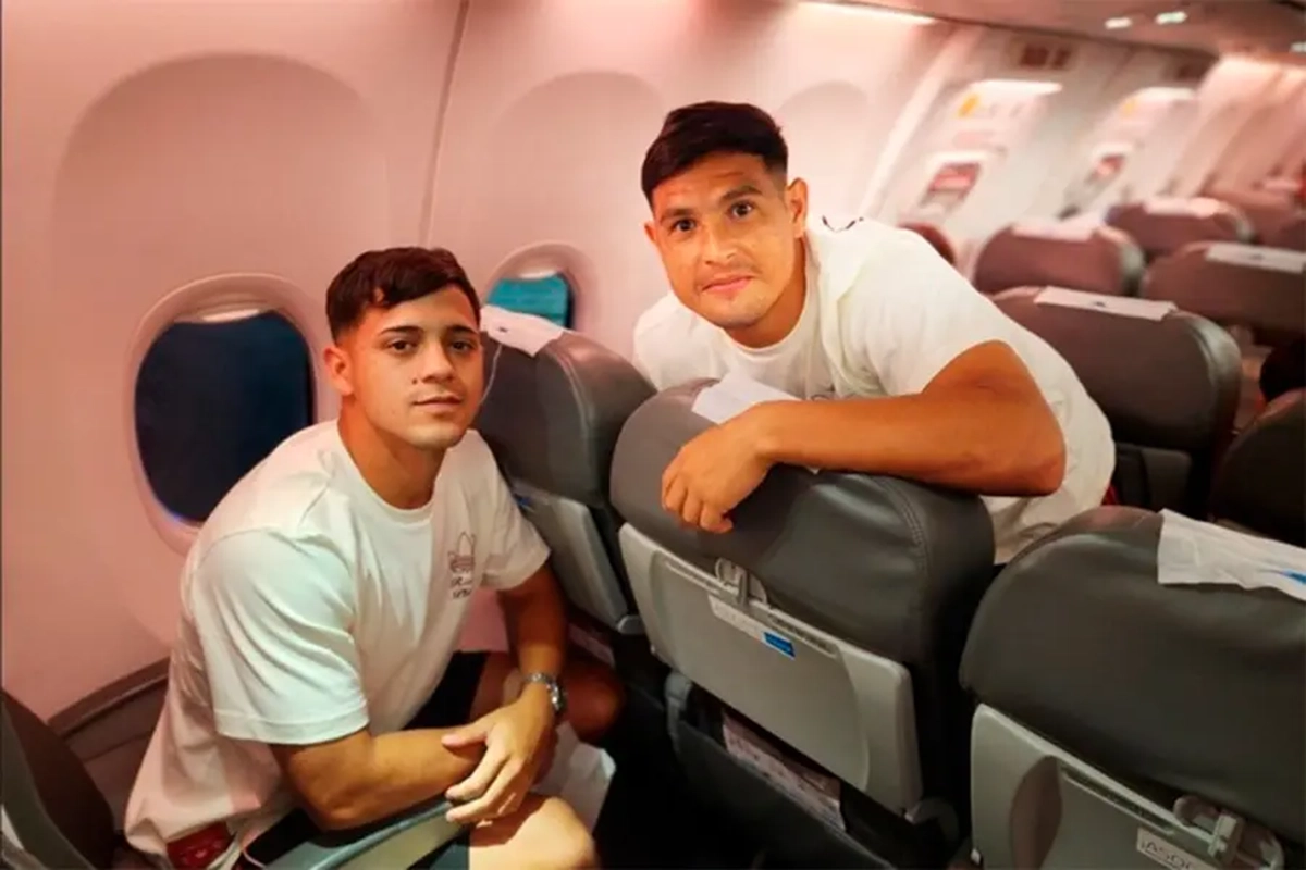 Maxi Salas con Thiago Acosta - Prensa RIver