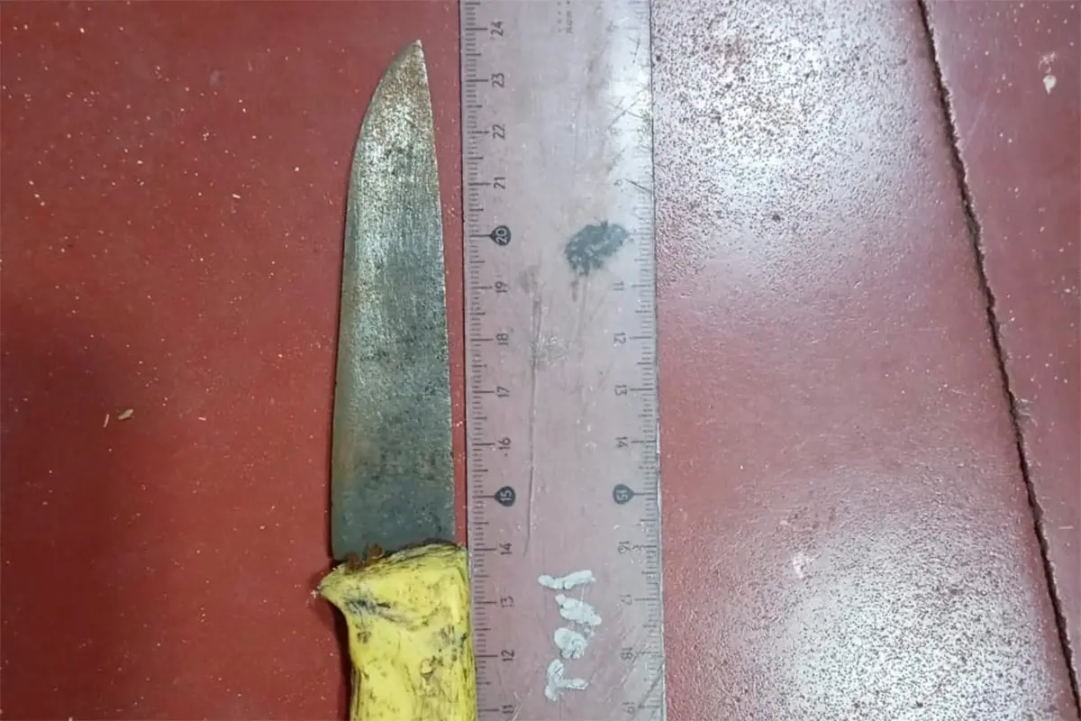 El arma blanca usada por el joven