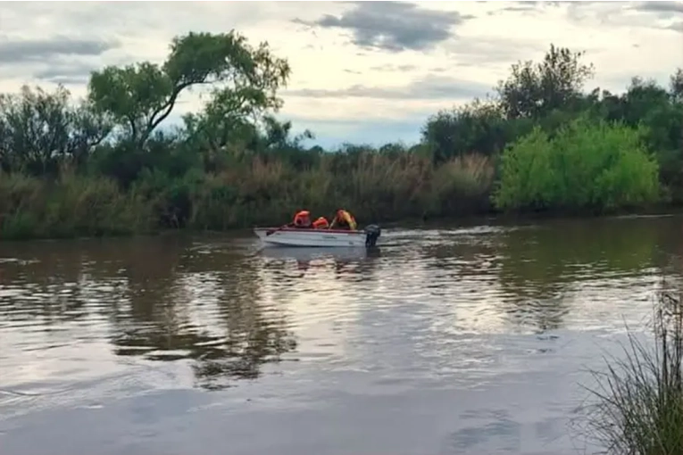 Sin resultados en el operativo: contin&uacute;a la b&uacute;squeda del hombre que cay&oacute; al r&iacute;o Gualeguay