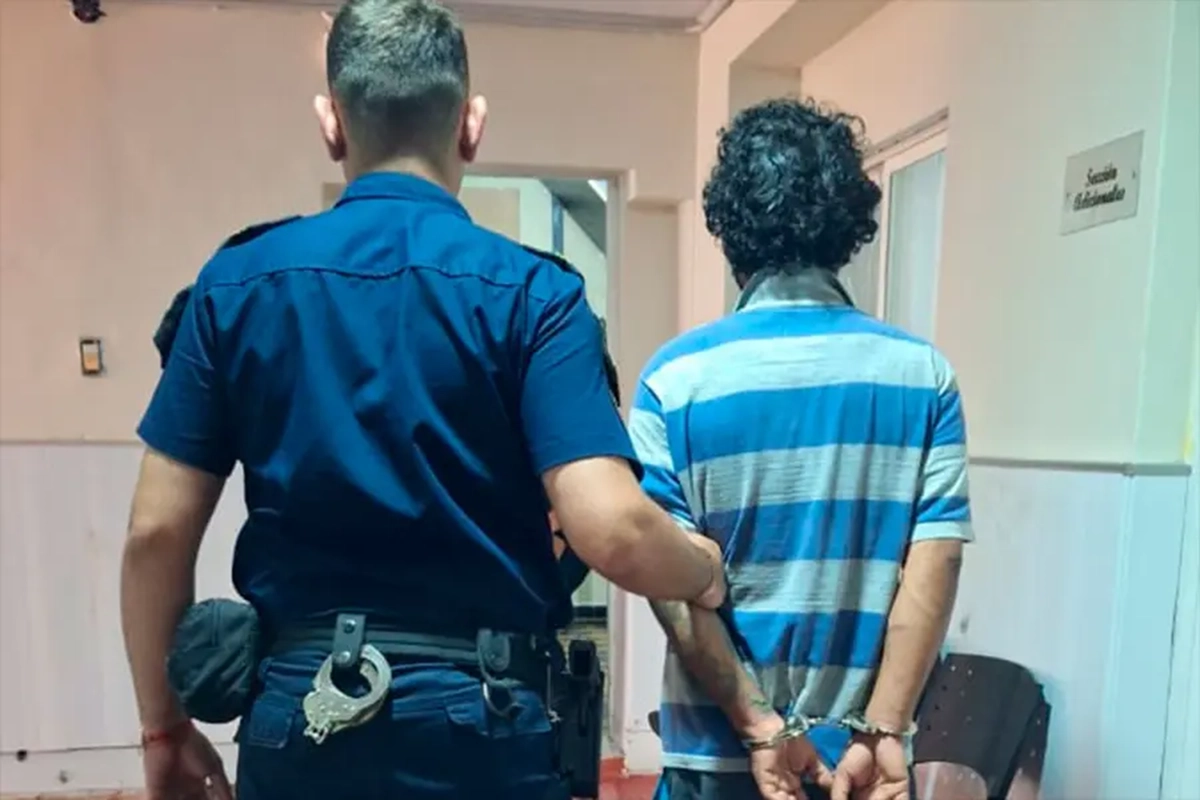 El hombre fue trasladado a la Comisaria Primera