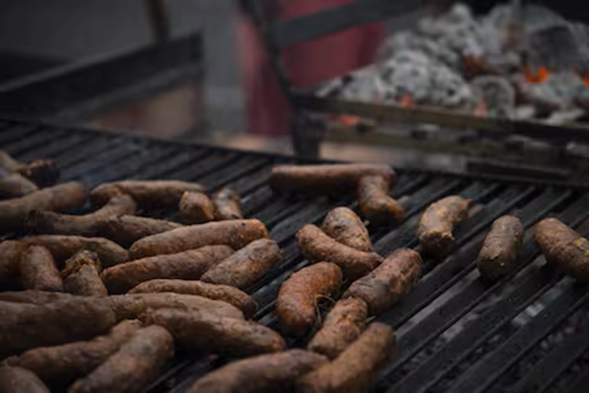 Una carnicer&iacute;a vend&iacute;a chorizos y morcilla de gato