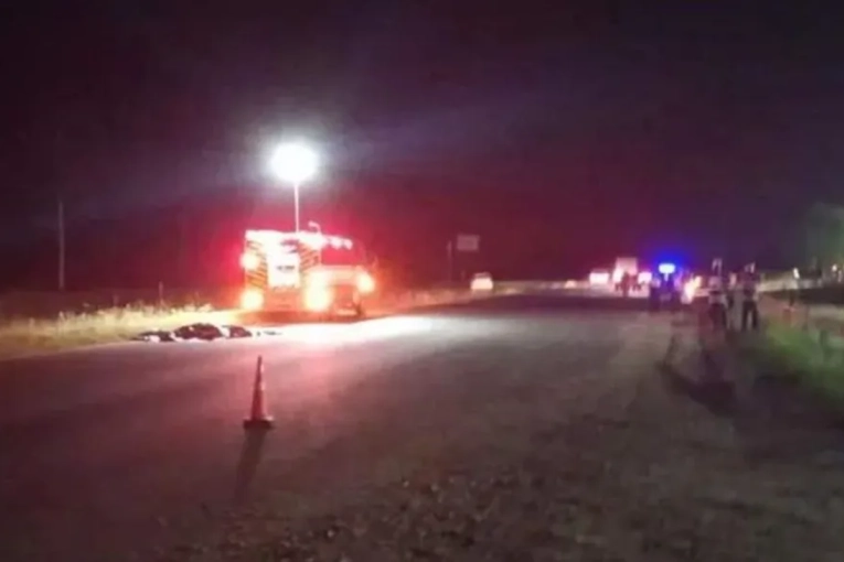 Tragedia en la Ruta Nacional 14: un camionero de Gualeguaych&uacute; muri&oacute; atropellado en Mocoret&aacute;