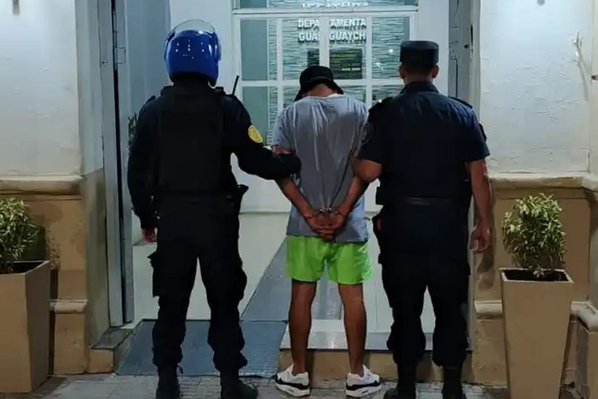 Traslado del detenido a la Jefatura Departamental