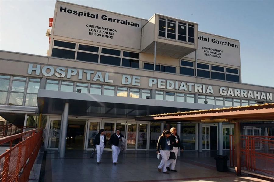<i>Tras un r&aacute;pido deterioro de su estado, fue trasladado en avi&oacute;n sanitario desde Corrientes al Hospital Garrahan</i>