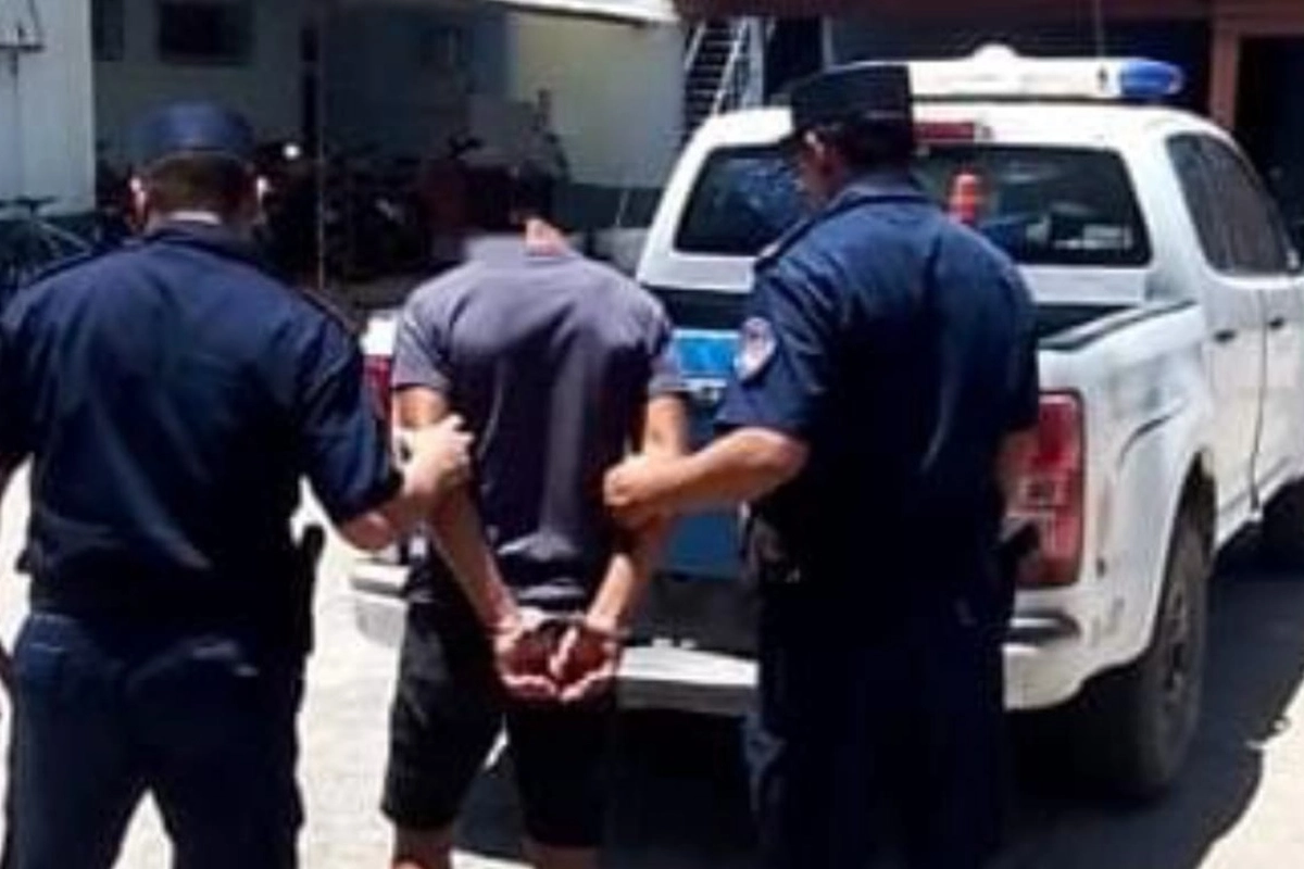 Un detenido por desobediencia judicial