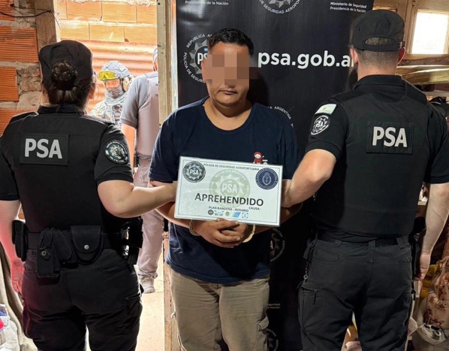 <i>Los detenidos y los elementos secuestrados fueron trasladados al Aeropuerto de Rosario</i>