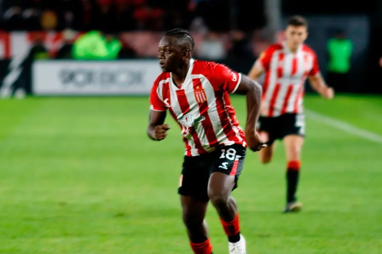 Boca mantiene abierto el mercado de pases y apunta a Edwuin Cetr&eacute;