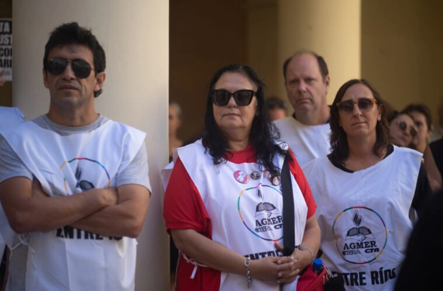 <i>De cara al ciclo lectivo 2026, el sindicato advierte que la responsabilidad pol&iacute;tica recae en el gobernador Rogelio Frigerio</i>