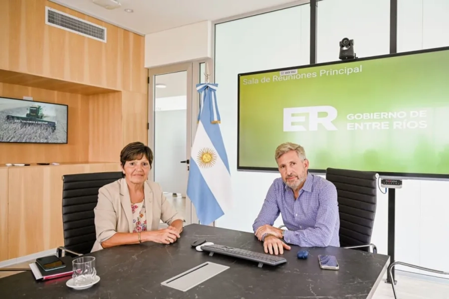 <i>Reuni&oacute;n de trabajo con el Gobernador Rogelio Frigerio</i>