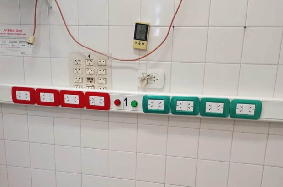 <i>Renovaci&oacute;n nueva instalaci&oacute;n el&eacute;ctrica en Neo</i>