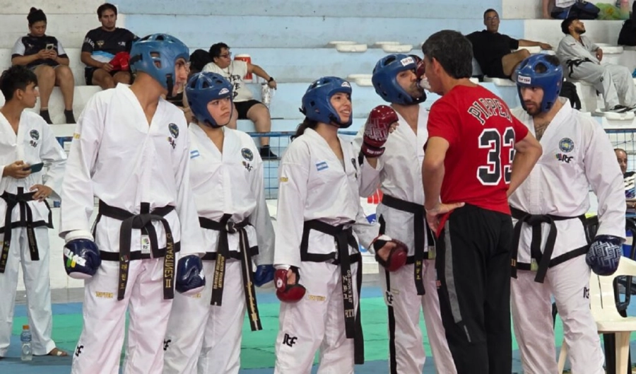 <i> La jornada del s&aacute;bado 7 estuvo dedicada a los cinturones negros con 150 atletas en competencia</i>