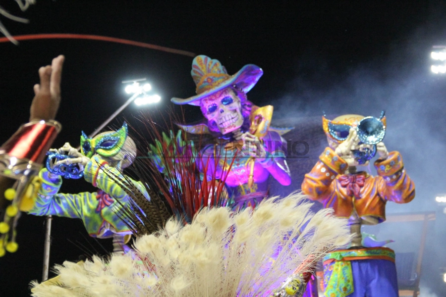 "Vivos", comparsa Papelitos