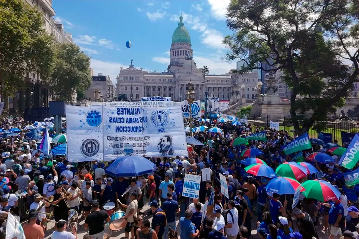 La CGT convoc&oacute; a un paro general