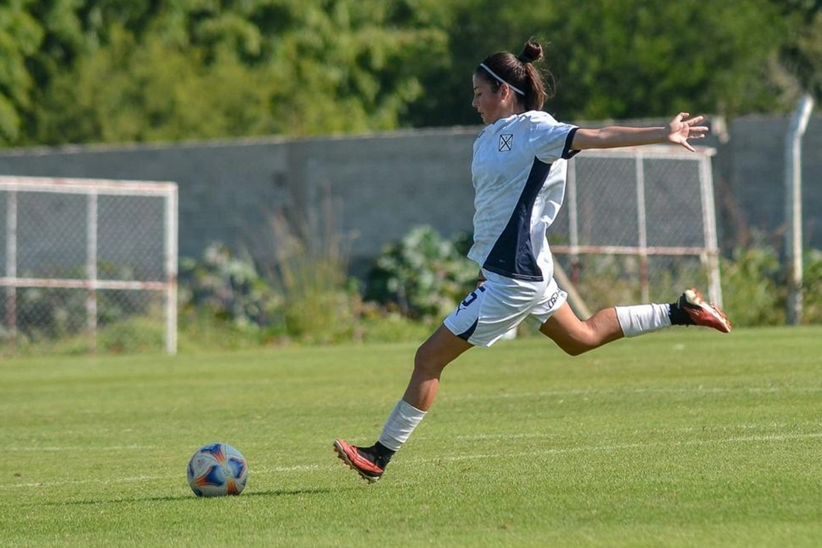 Valentina Vel&aacute;squez mediocampista gualeguaychuense