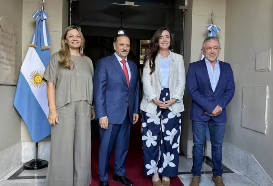 <i>Victoria Villarruel con el gobernador Quintela </i>