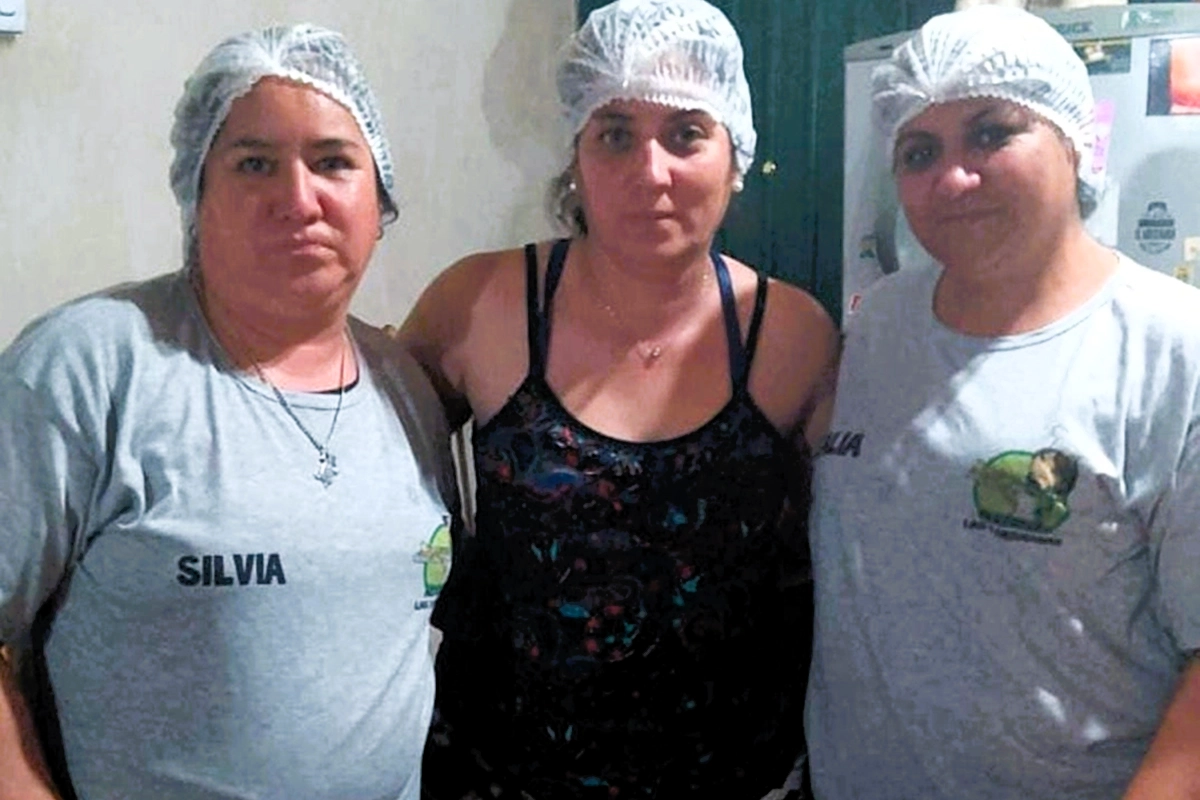 Comedora Tres Hermanas: Silvia, Natalia y &Aacute;ngela