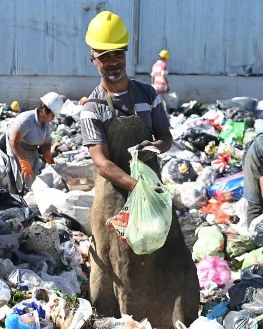 <i>Asociado a la cooperativa Eco Gualeguaych&uacute; trabajando en Eco Parque</i>