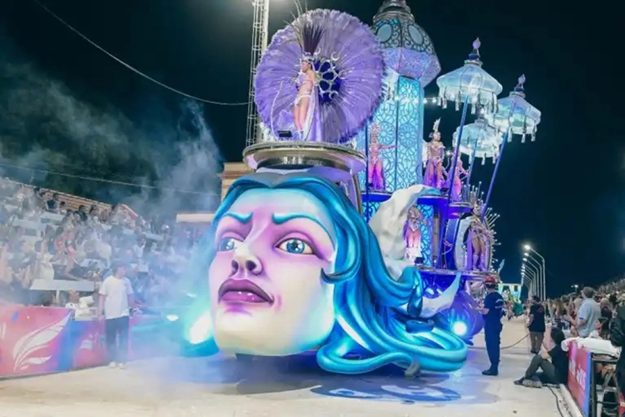 O&acute;Bah&iacute;a - Carroza 2