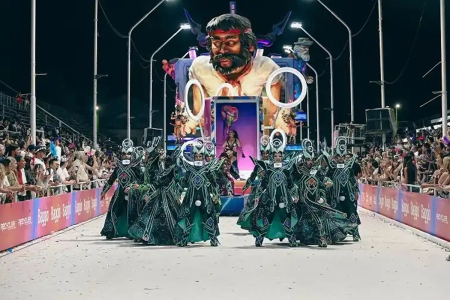 Ar&aacute; Yev&iacute; - Carroza 1