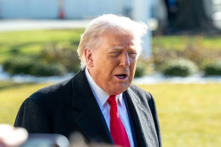 Donald Trump exige la &ldquo;rendici&oacute;n incondicional&rdquo; de Ir&aacute;n y descarta negociaciones