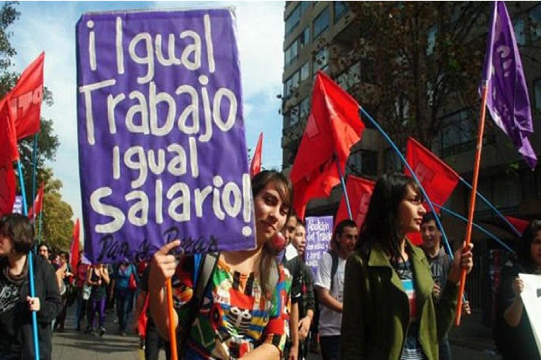 Los ingresos de las mujeres son hasta 30% inferiores a los de los hombres