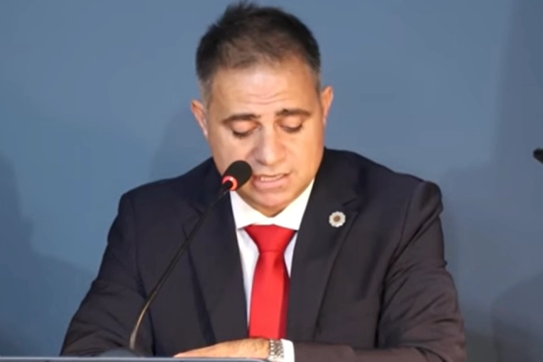 Davico: "Pusimos en marcha el proceso de pavimentaci&oacute;n m&aacute;s importante de los &uacute;ltimos a&ntilde;os"