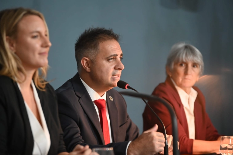 &ldquo;Cada ahorro lo vamos a meter en la calle&rdquo;: Davico anunci&oacute; 150 cuadras de asfalto