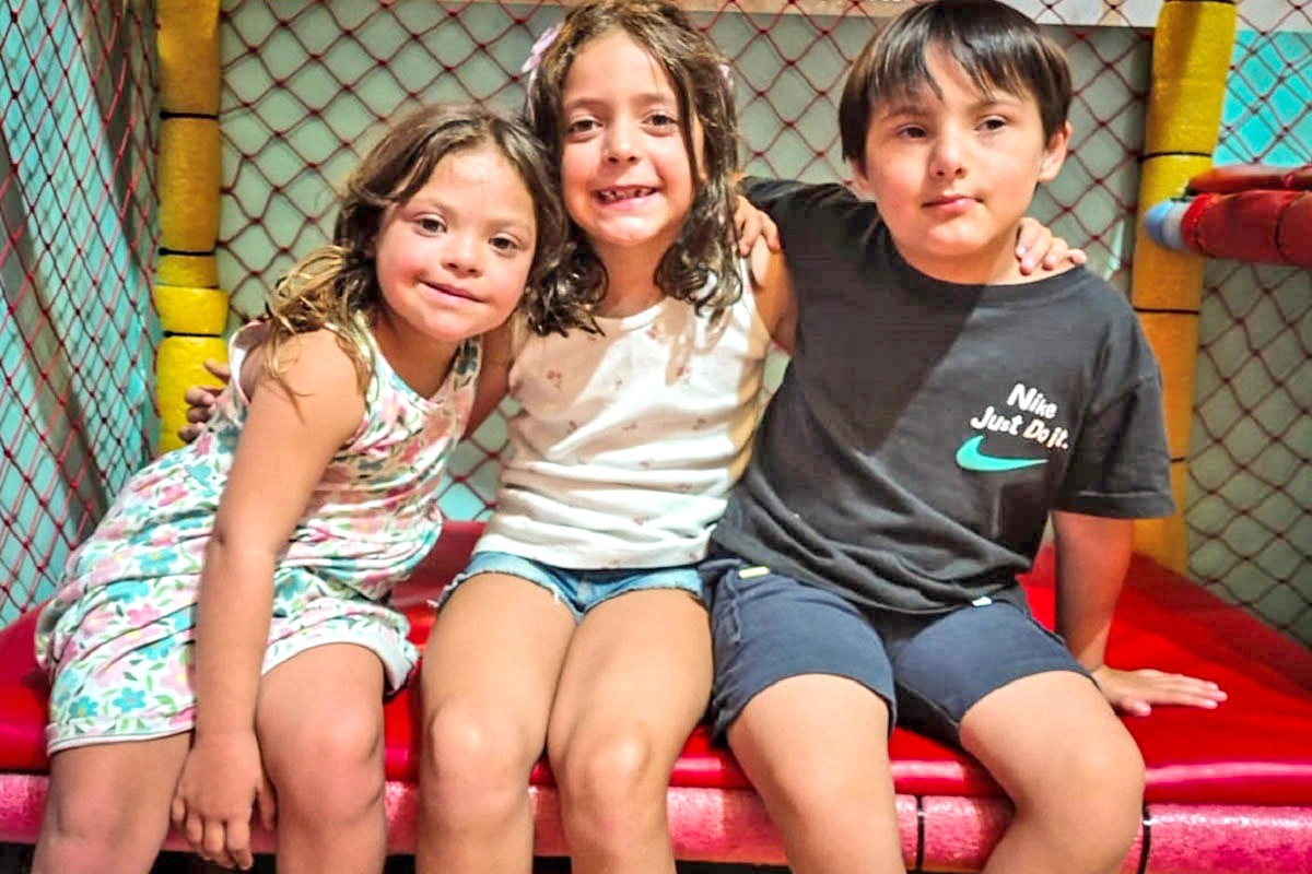 Amparo, Pilar y Facundo