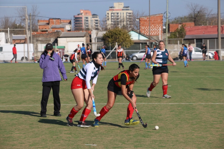 Siete equipos ponen en marcha la Liga Municipal de Hockey en el Polideportivo Norte