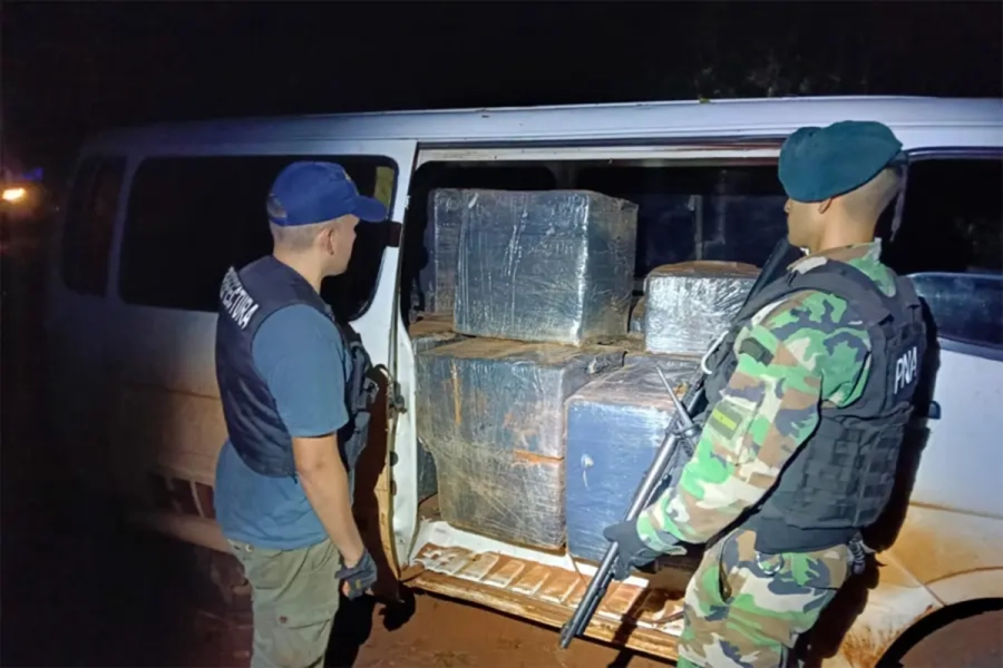 <i>Secuestraron 17 bultos que conten&iacute;an 2.004 tel&eacute;fonos celulares de distintas marcas y modelos</i>