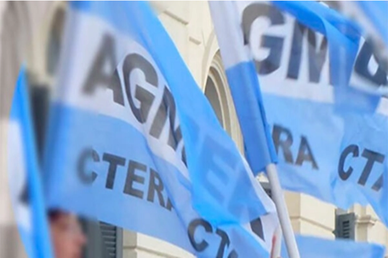 Docentes reclaman urgente convocatoria y una nueva oferta salarial al Gobierno