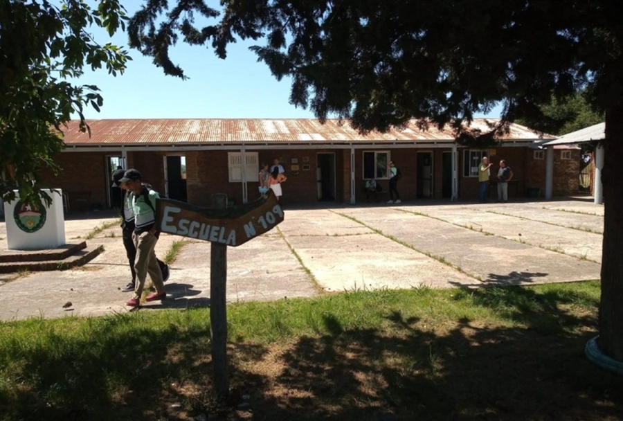 Escuela Primaria N&deg; 21 y Secundaria N&deg; 109 Colonia El Potrero