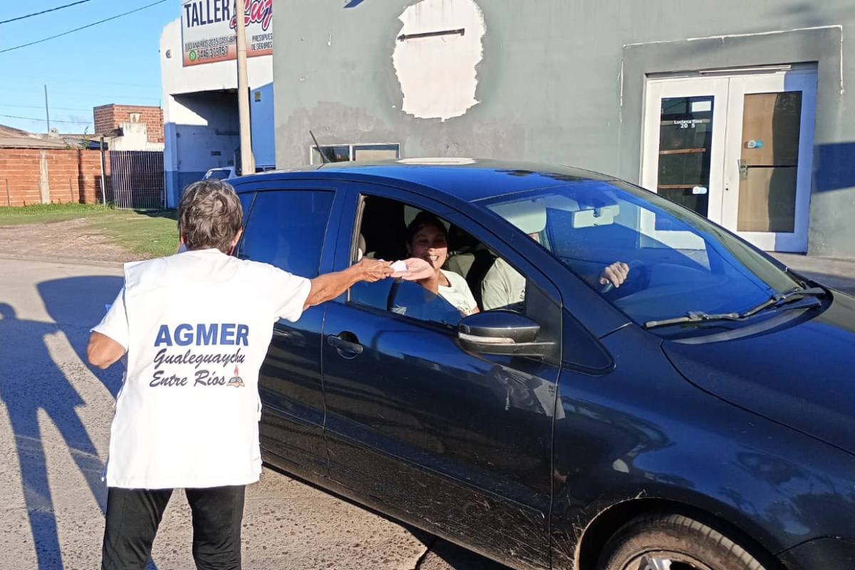 Volanteada en la rotonda de Artigas y Pedro Jurado