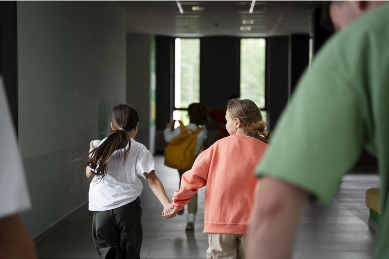 Implementaran un protocolo de alerta temprana para abordar casos de ausentismo escolar