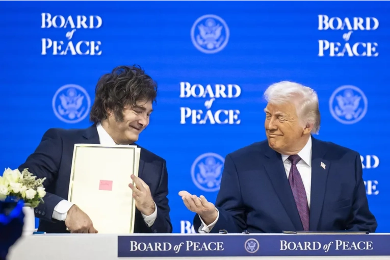 Milei se pronunci&oacute; tras la evacuaci&oacute;n de Trump y apunt&oacute; contra la izquierda