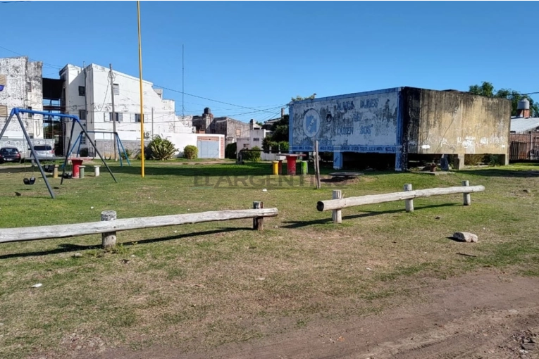 Entraron a robar a una vivienda del barrio 338 y abandonaron parte de los elementos