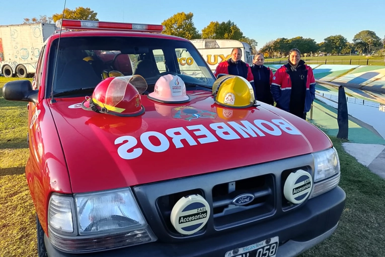 Bomberos Voluntarios acompa&ntilde;aron la Marat&oacute;n y el automovilismo en la ciudad