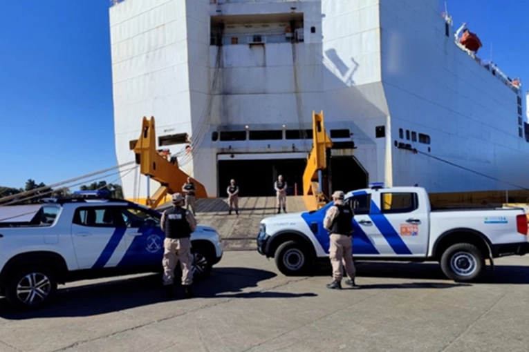 Incautaron 16 kilos de coca&iacute;na en un buque extranjero amarrado en Z&aacute;rate