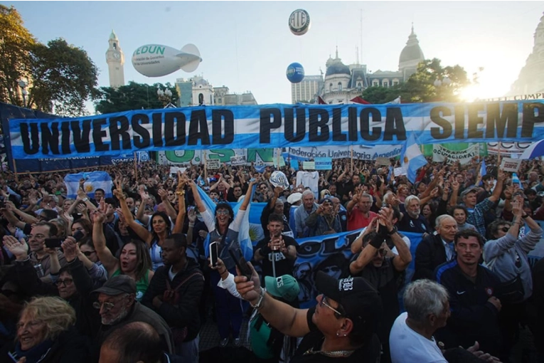 La UBA formaliz&oacute; el pedido a la Corte Suprema para que &ldquo;se expida a la mayor brevedad&rdquo; sobre la Ley de Financiamiento