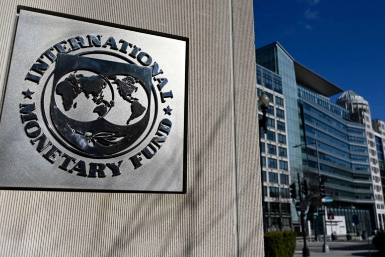 Argentina espera la aprobaci&oacute;n de un nuevo desembolso del FMI por US$1.000 millones