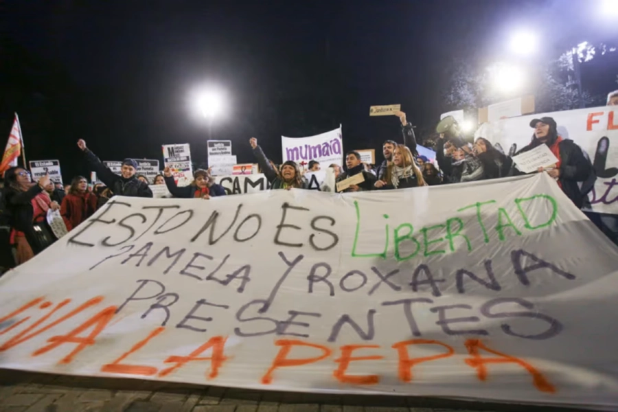 <i>Organizaciones feministas reclaman justicia por las cuatro v&iacute;ctimas</i>