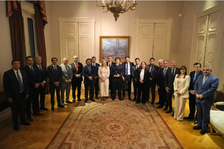 La Libertad Avanza proyecta acuerdos electorales para 2027: Frigerio fue uno de los primeros convocados