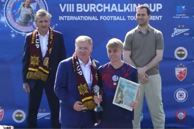 Un juvenil de Urdinarrain fue elegido mejor arquero en un torneo internacional en Rusia