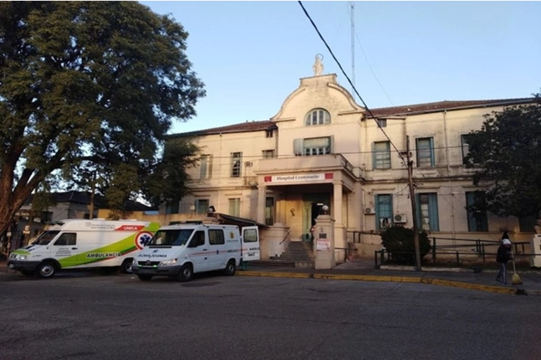 Un onc&oacute;logo del Hospital Centenario denunci&oacute; agresiones y amenazas durante la atenci&oacute;n de una paciente