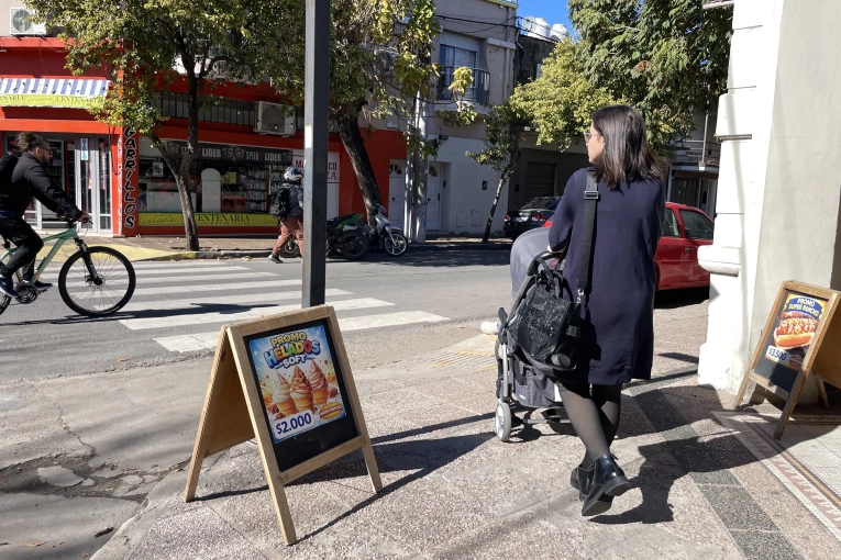 &ldquo;La vereda es de todos&rdquo;: realizar&aacute;n operativos para liberar el espacio peatonal
