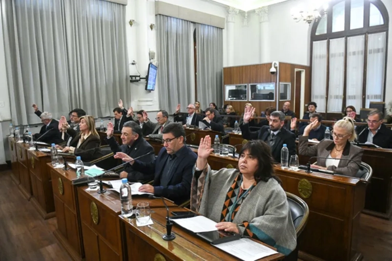 El proyecto de reforma jubilatoria tom&oacute; estado parlamentario en el Senado en medio de un clima de fuertes protestas