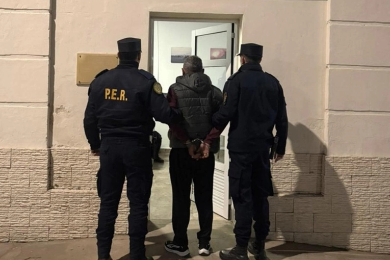 Fue arrestado un hombre que atac&oacute; a cuchillazos a otro en la fiesta del 25 de Mayo
